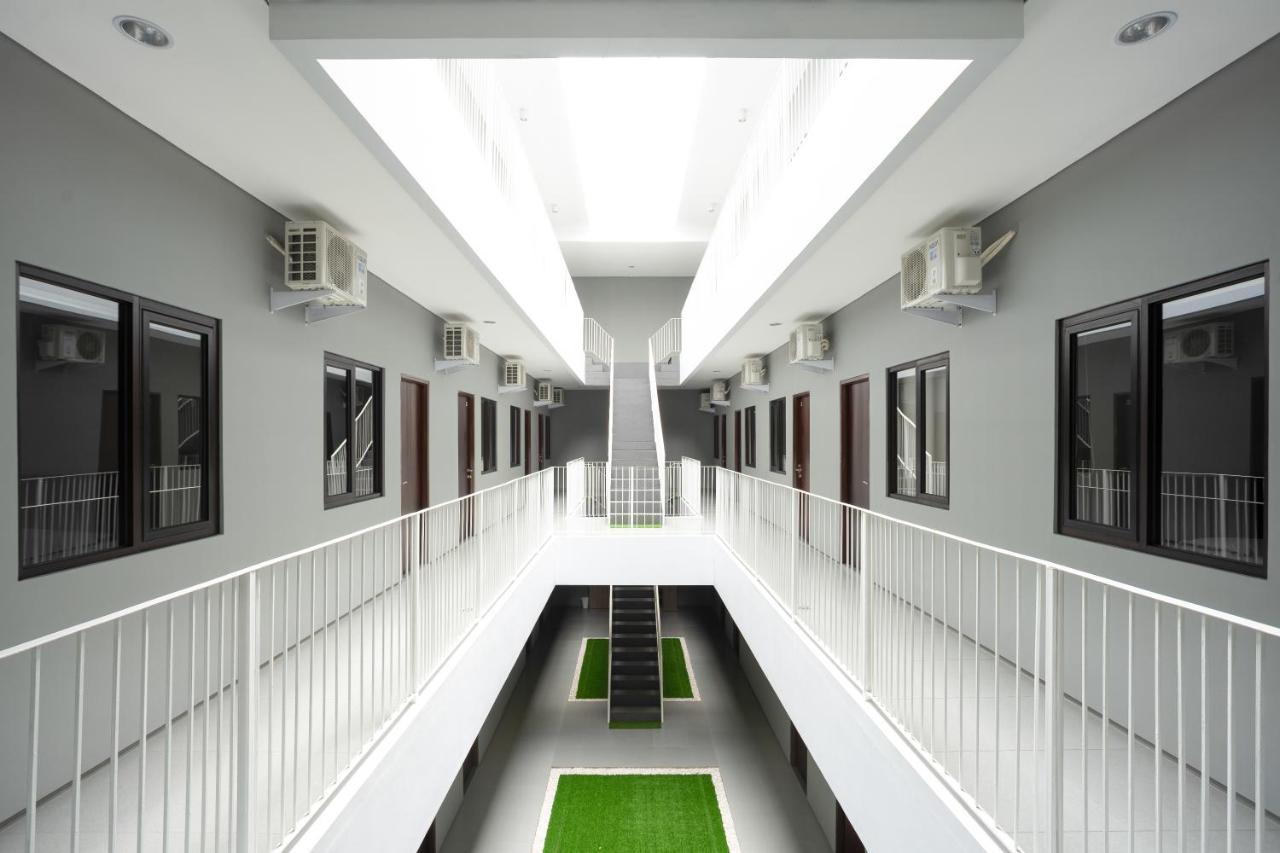 Reddoorz Plus Near Jiexpo Kemayoran Jakarta Exterior photo